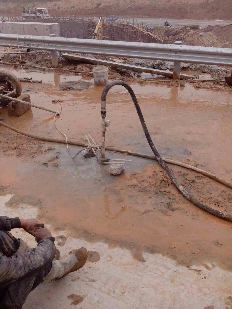 新乐路基压密注浆